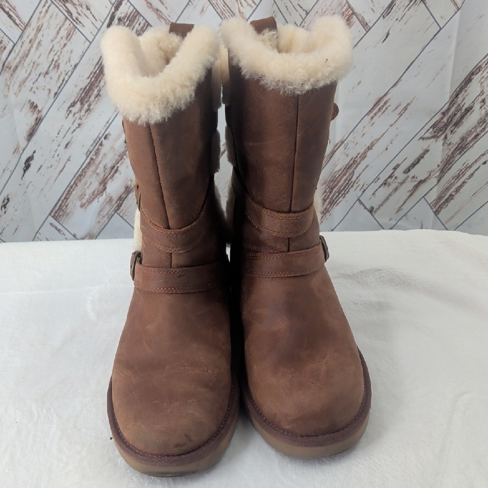 UGG Becket Chestnut Water-resistant‎ Leather Sheepskin Buckle Short Boots